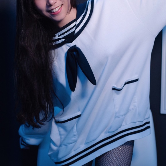 bunny school girl hoodie oversized - Picture 4 of 4